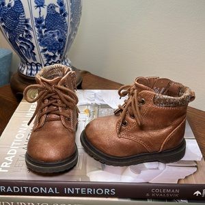 Pair of toddler girls brown boots size 4